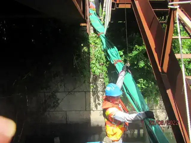 Stage 3, work from the bank · 第三階段岸上施工